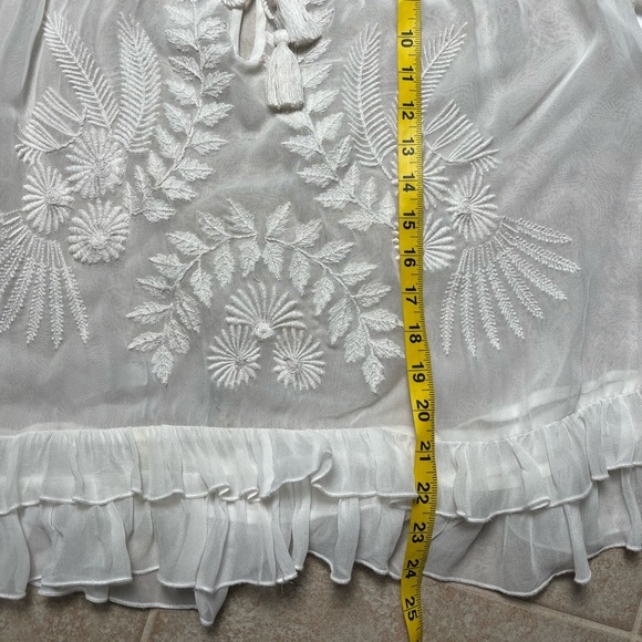 Anthropologie Akemi and Kin Embroidered White Sheer Blouse M - Picture 6 of 7